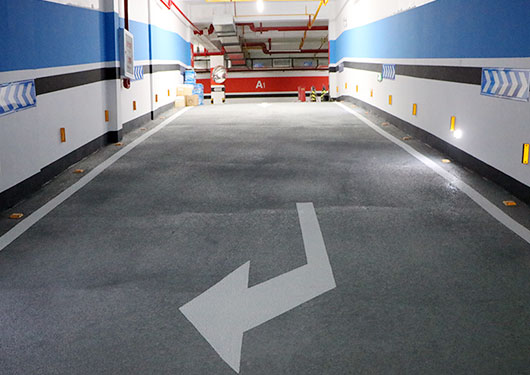 環(huán)氧拋沙止滑坡道